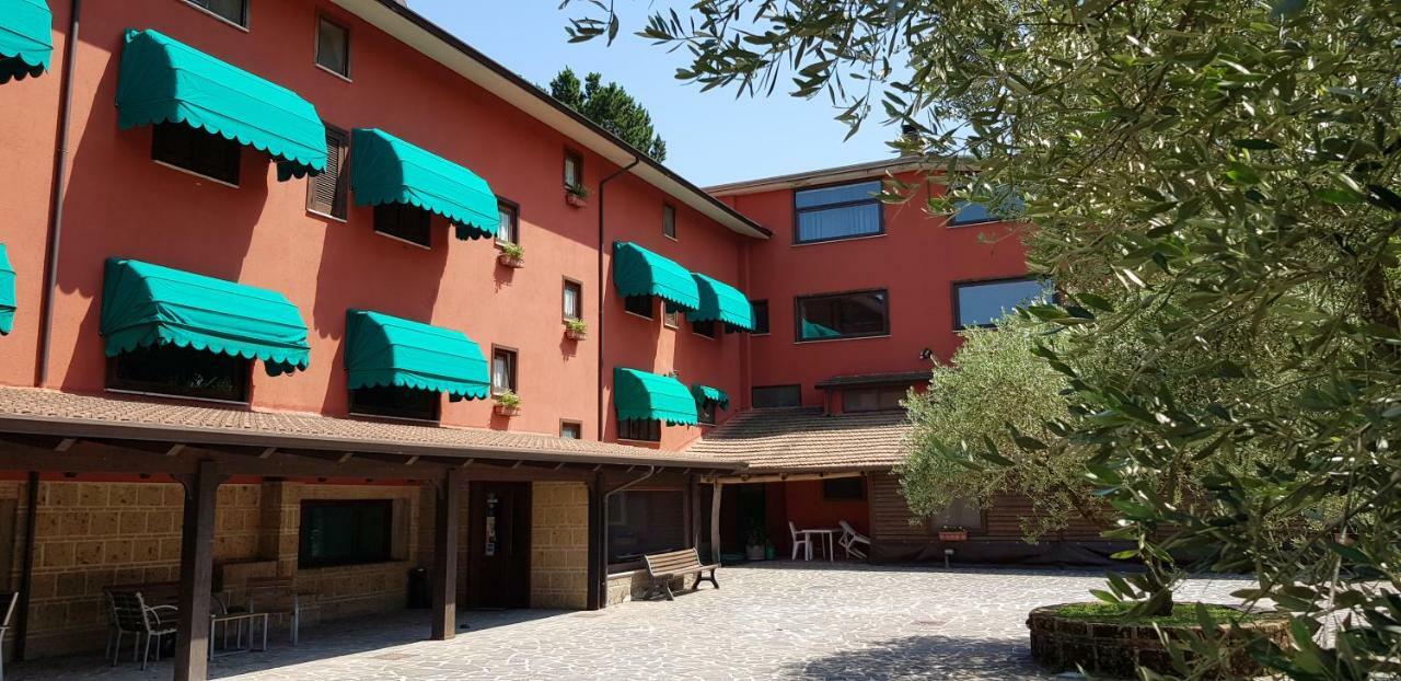 Villa Agriturismo Ricciardelli à Contrada  Extérieur photo