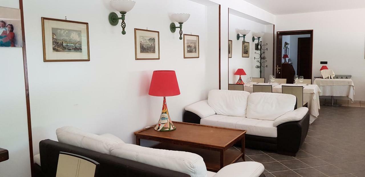 Villa Agriturismo Ricciardelli à Contrada  Extérieur photo